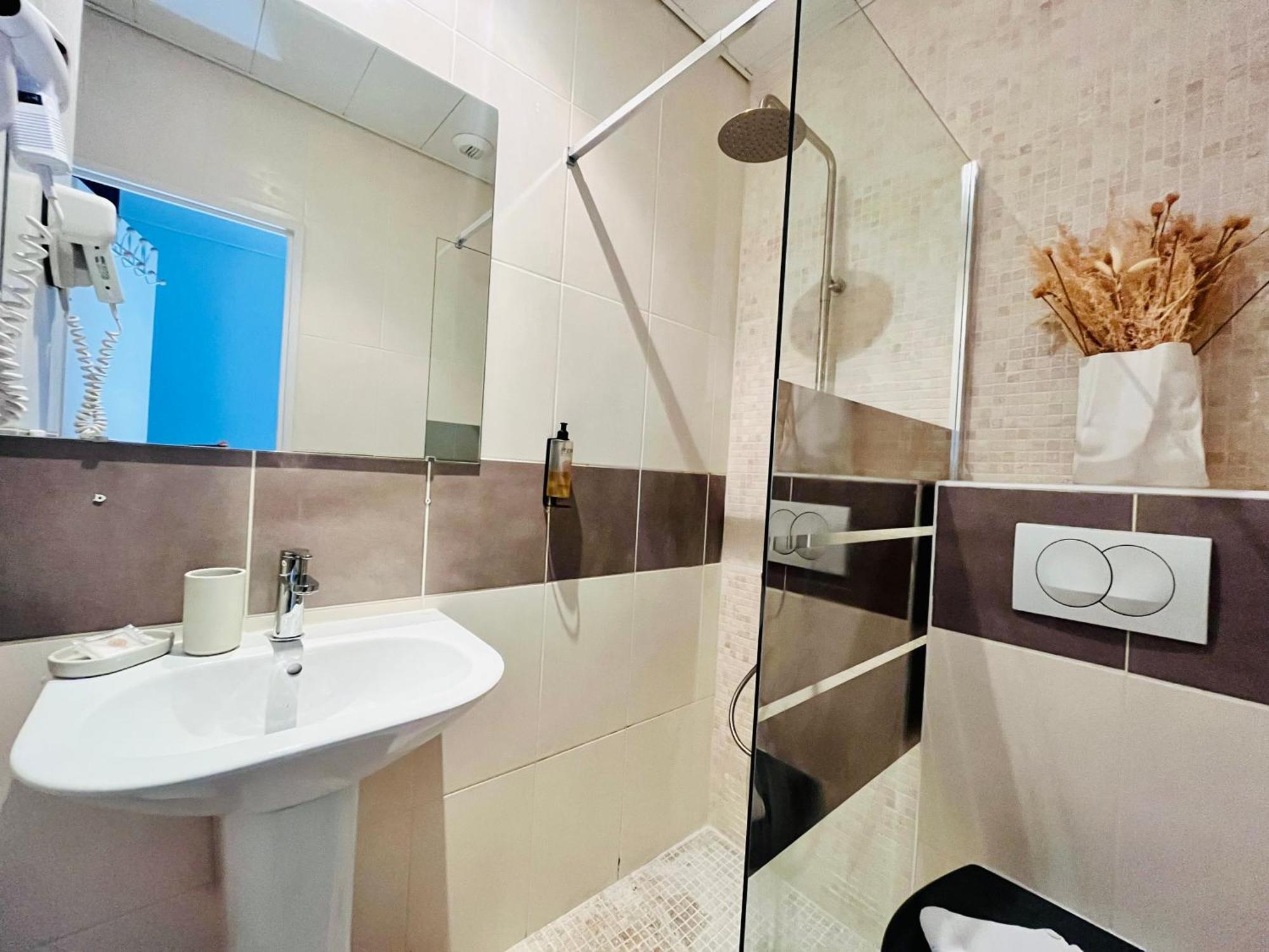 Hotel Albert 1Er Кан Екстериор снимка