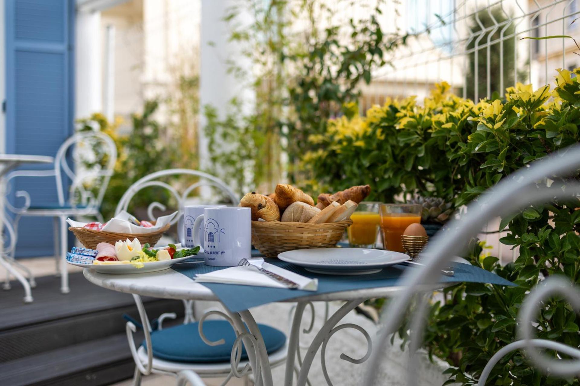 Hotel Albert 1Er Кан Екстериор снимка