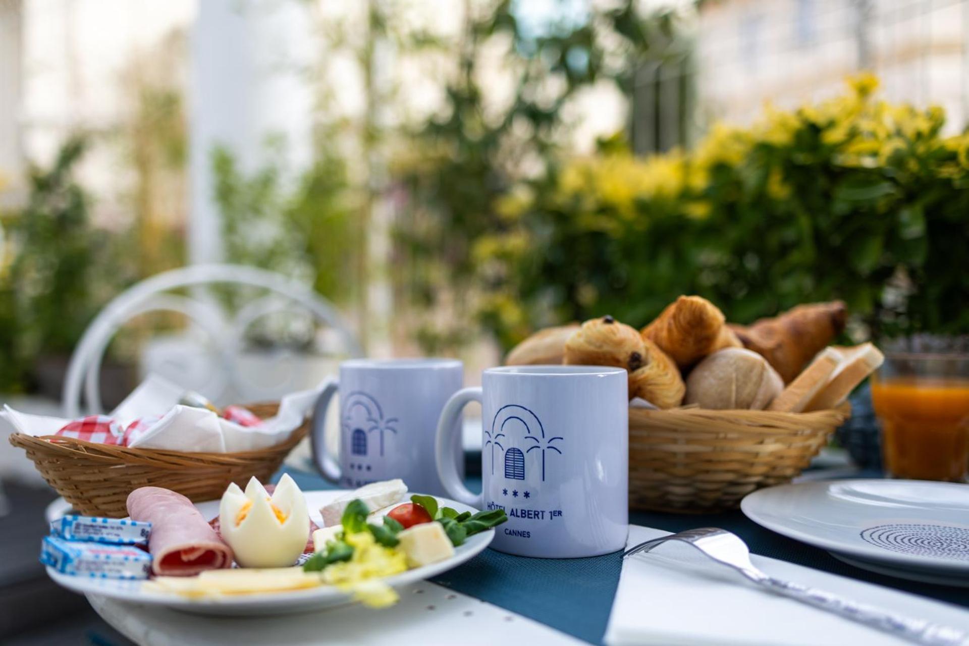 Hotel Albert 1Er Кан Екстериор снимка