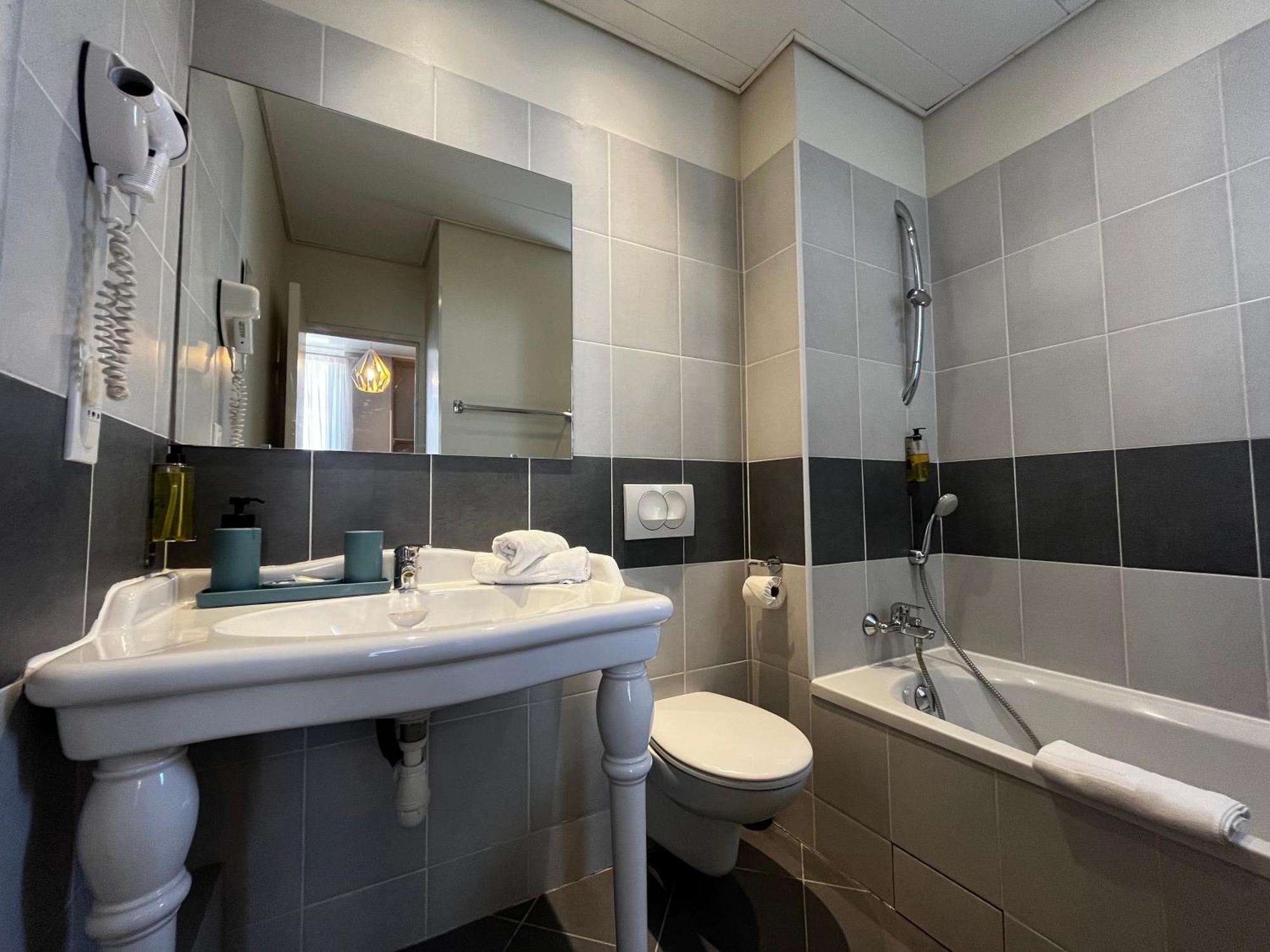 Hotel Albert 1Er Кан Екстериор снимка